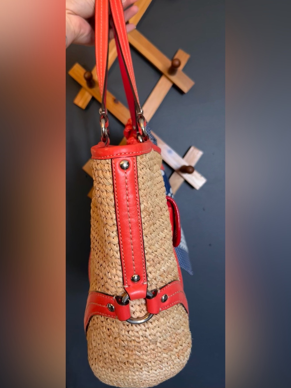 COACH NATURAL STRAW TANGERINE LEATHER TURNLOCK POCKET SHOPPER TOTE BAG -EUC- - Picture 4 of 16